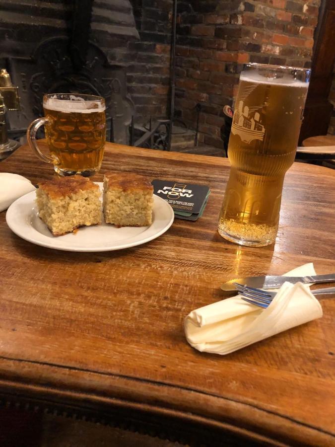 Ye Olde White Harte Hotel Burnham-on-Crouch 외부 사진