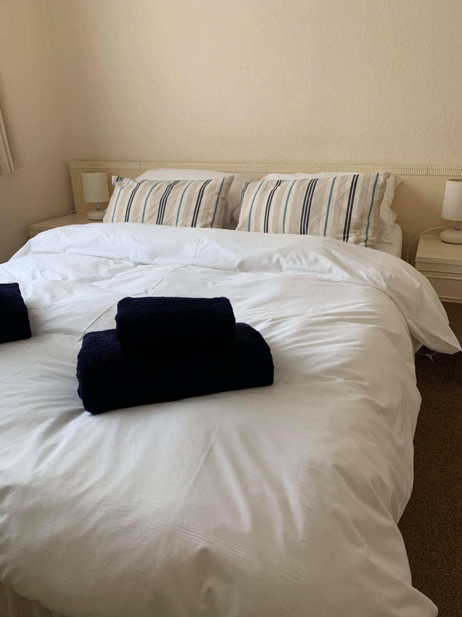 Ye Olde White Harte Hotel Burnham-on-Crouch 객실 사진