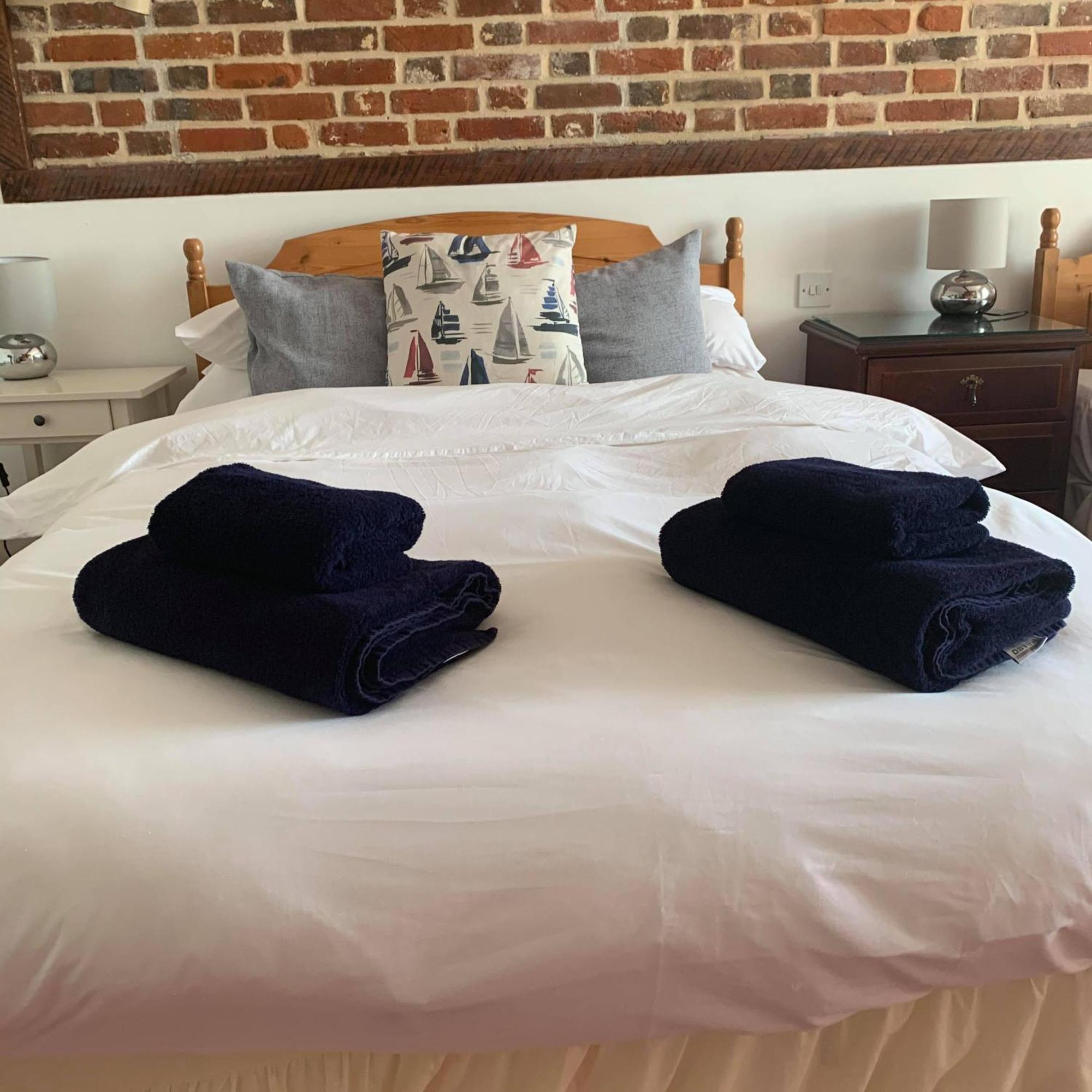 Ye Olde White Harte Hotel Burnham-on-Crouch 객실 사진