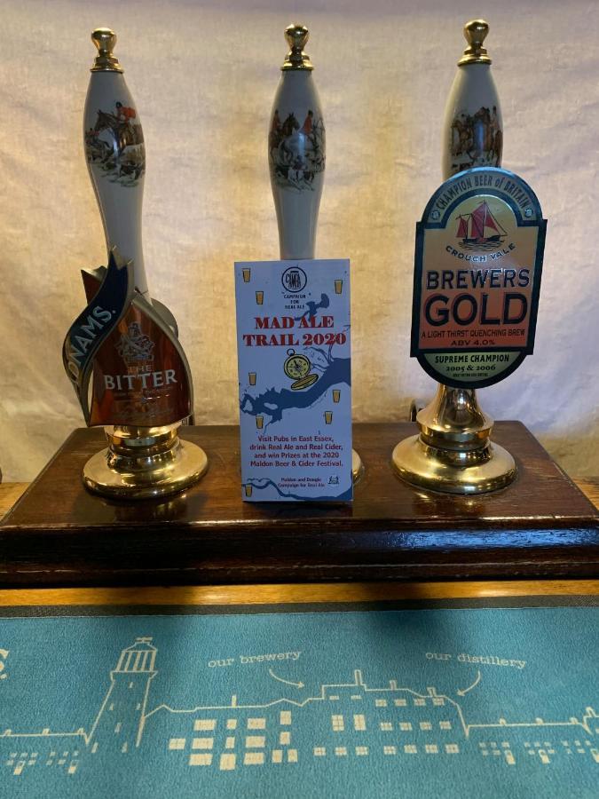Ye Olde White Harte Hotel Burnham-on-Crouch 외부 사진