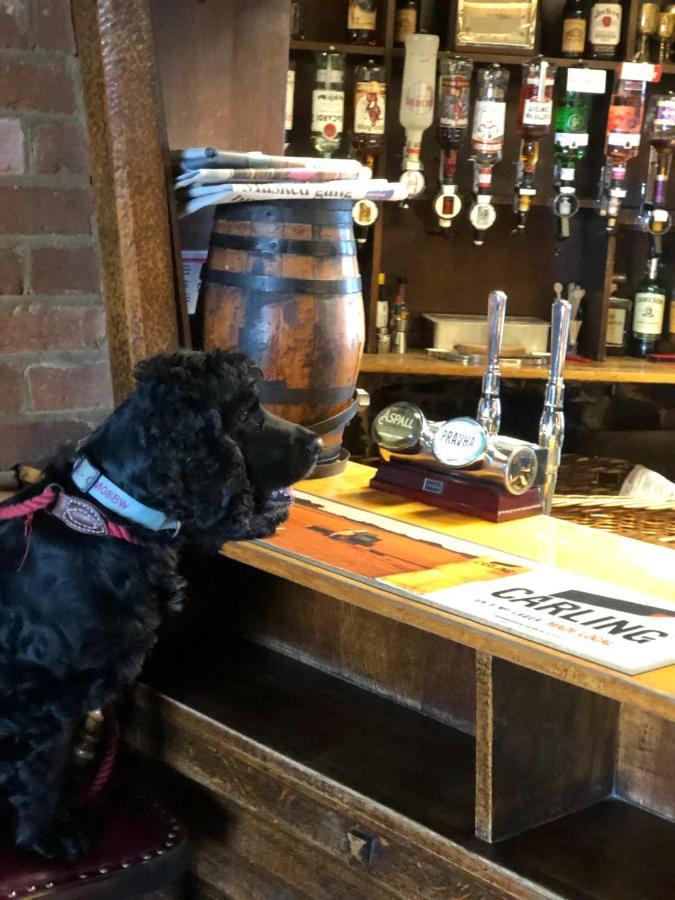 Ye Olde White Harte Hotel Burnham-on-Crouch 외부 사진