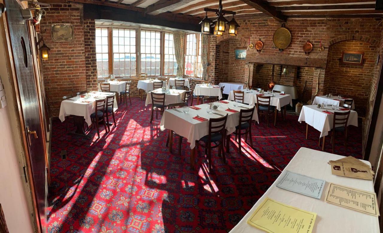 Ye Olde White Harte Hotel Burnham-on-Crouch 외부 사진